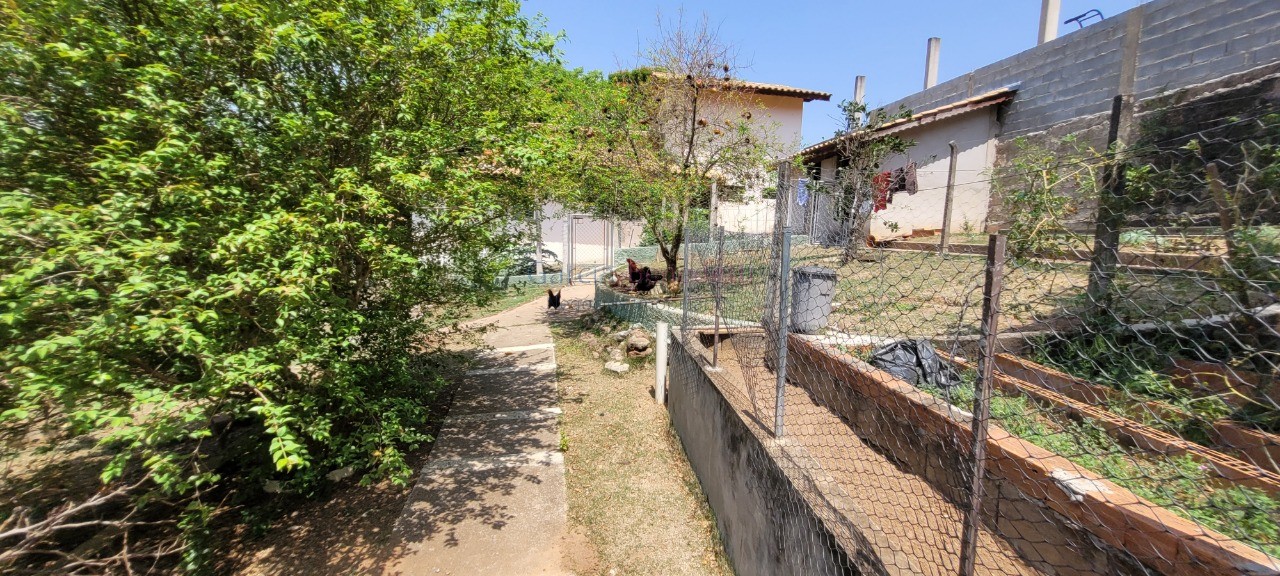 Chácara à venda em Itupeva-SP, bairro Minas de Inhandjara: 2 quartos, 2 salas, 2 banheiros, 7 vagas, 247,64m². Confira!