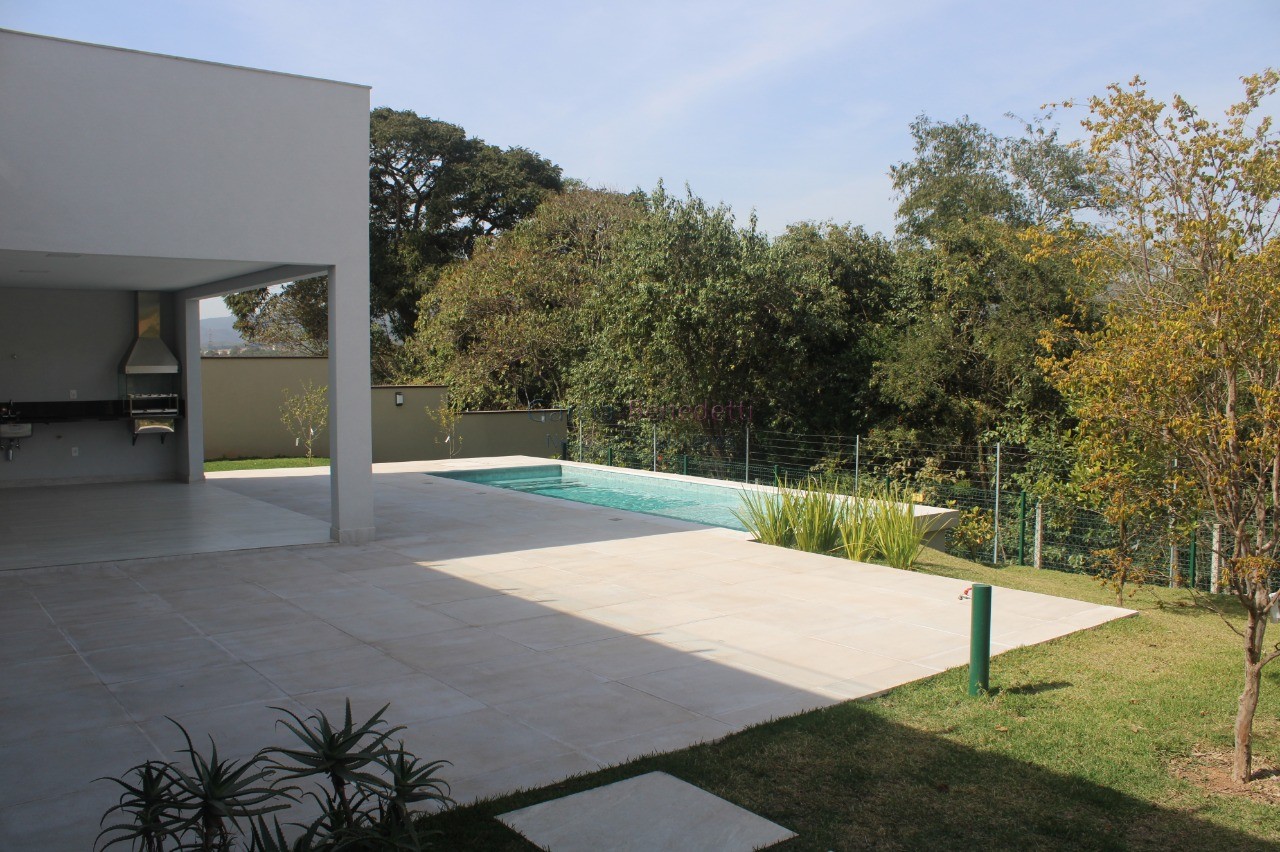 Casa de luxo em condomínio, 4 quartos e 4 suítes no bairro Medeiros, Jundiaí-SP - 348m² - Imperdível!