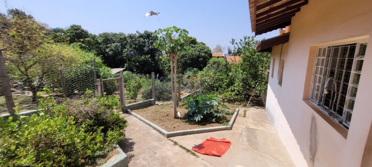 Chácara à venda em Itupeva-SP, bairro Minas de Inhandjara: 2 quartos, 2 salas, 2 banheiros, 7 vagas, 247,64m². Confira!