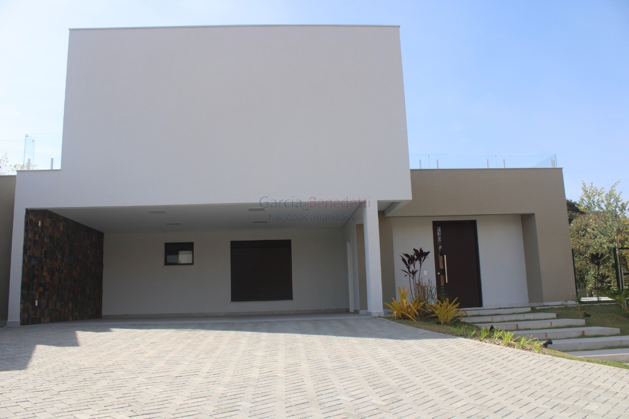 Casa de luxo em condomínio, 4 quartos e 4 suítes no bairro m