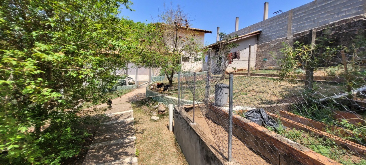 Chácara à venda em Itupeva-SP, bairro Minas de Inhandjara: 2 quartos, 2 salas, 2 banheiros, 7 vagas, 247,64m². Confira!