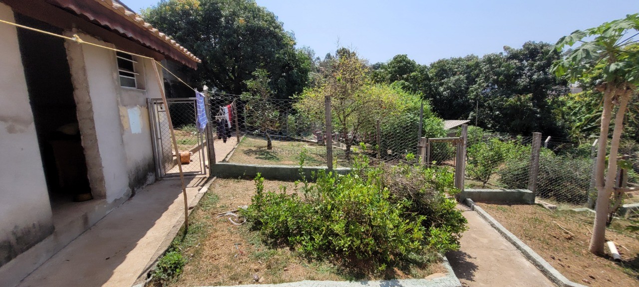 Chácara à venda em Itupeva-SP, bairro Minas de Inhandjara: 2 quartos, 2 salas, 2 banheiros, 7 vagas, 247,64m². Confira!