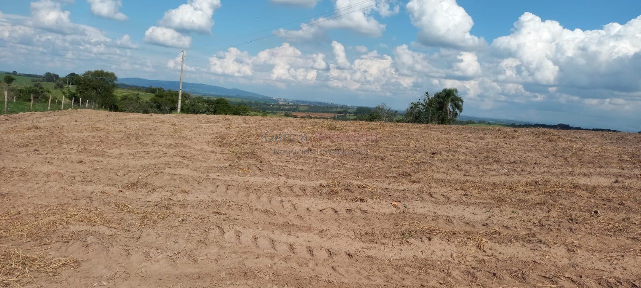 Sítio à venda em Tatuí - SP: 25 Alqueires - 605.000 m² de Somente Terra.