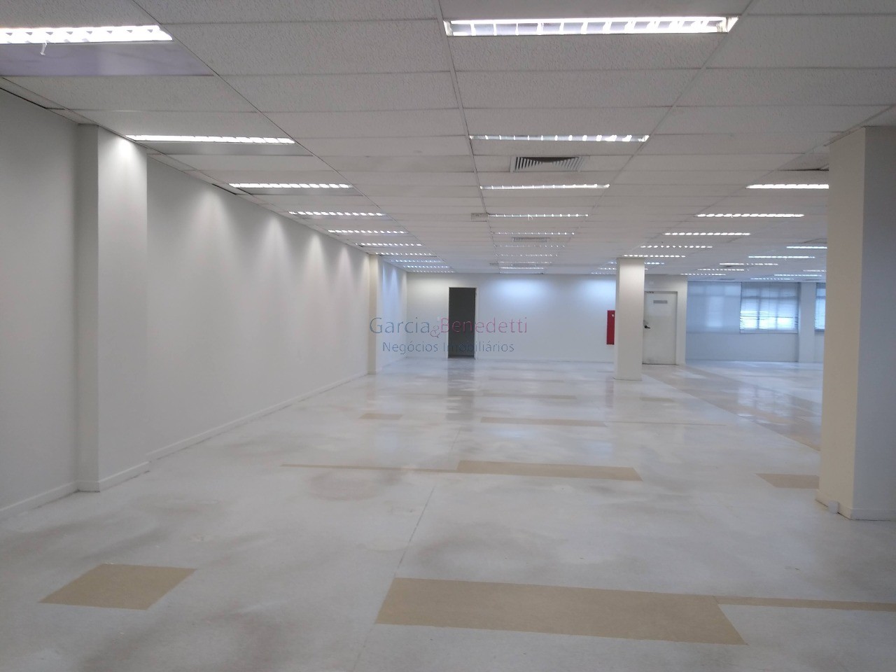 Prédio Comercial de 4.816m² para Locação em São Paulo-SP, Parque Industrial Tomas Edson: Oportunidade Imperdível!