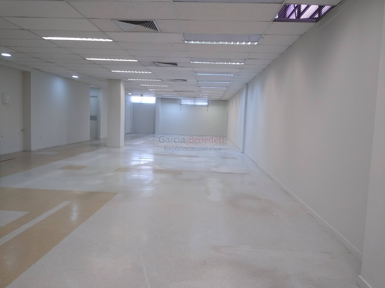 Prédio Comercial de 4.816m² para Locação em São Paulo-SP, Parque Industrial Tomas Edson: Oportunidade Imperdível!