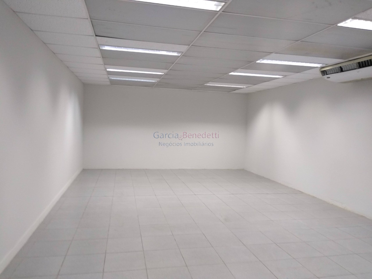 Prédio Comercial de 4.816m² para Locação em São Paulo-SP, Parque Industrial Tomas Edson: Oportunidade Imperdível!