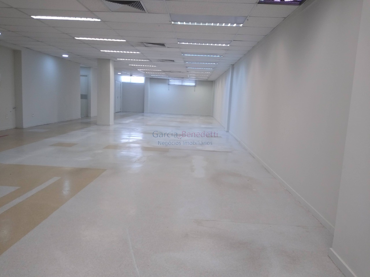 Prédio Comercial de 4.816m² para Locação em São Paulo-SP, Parque Industrial Tomas Edson: Oportunidade Imperdível!