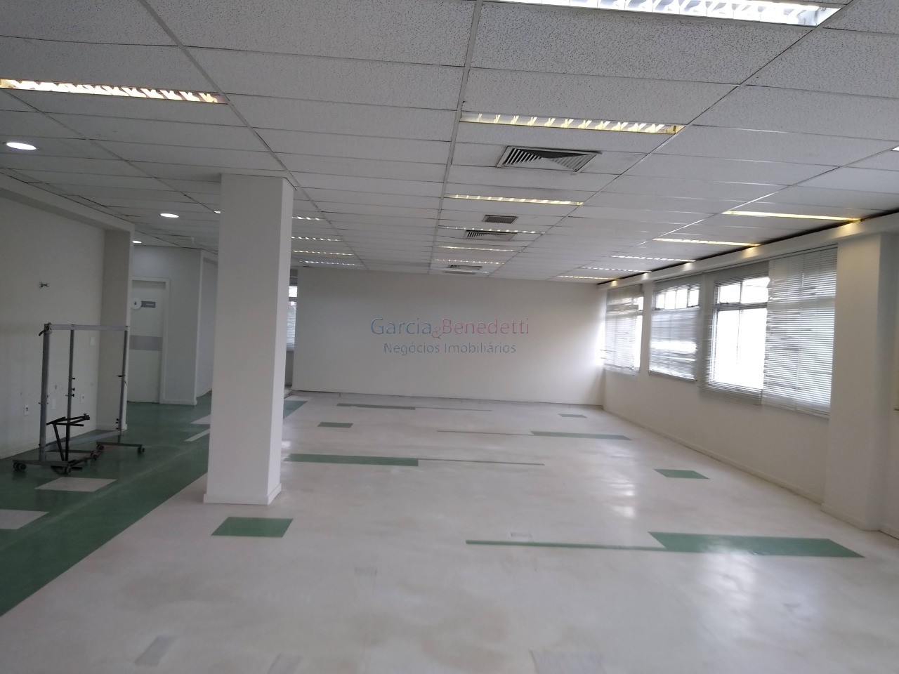 Prédio Comercial de 4.816m² para Locação em São Paulo-SP, Parque Industrial Tomas Edson: Oportunidade Imperdível!