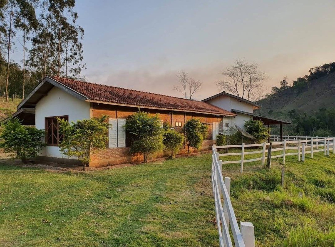 Fazenda à venda em adrianópolis-pr: 5 quartos, 1 suíte, 2 sa
