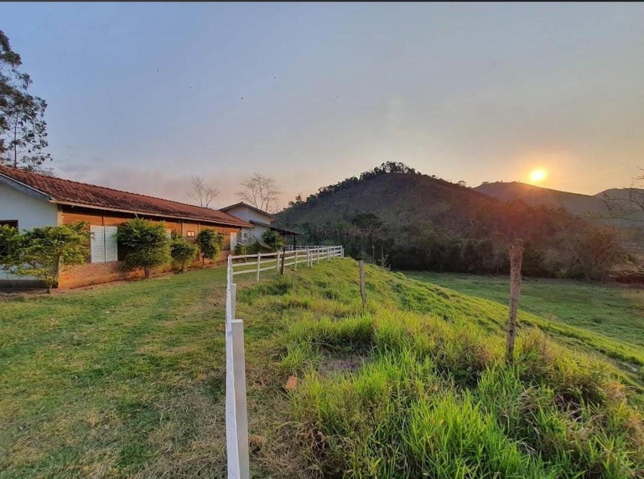 Fazenda à venda em adrianópolis-pr: 5 quartos, 1 suíte, 2 sa