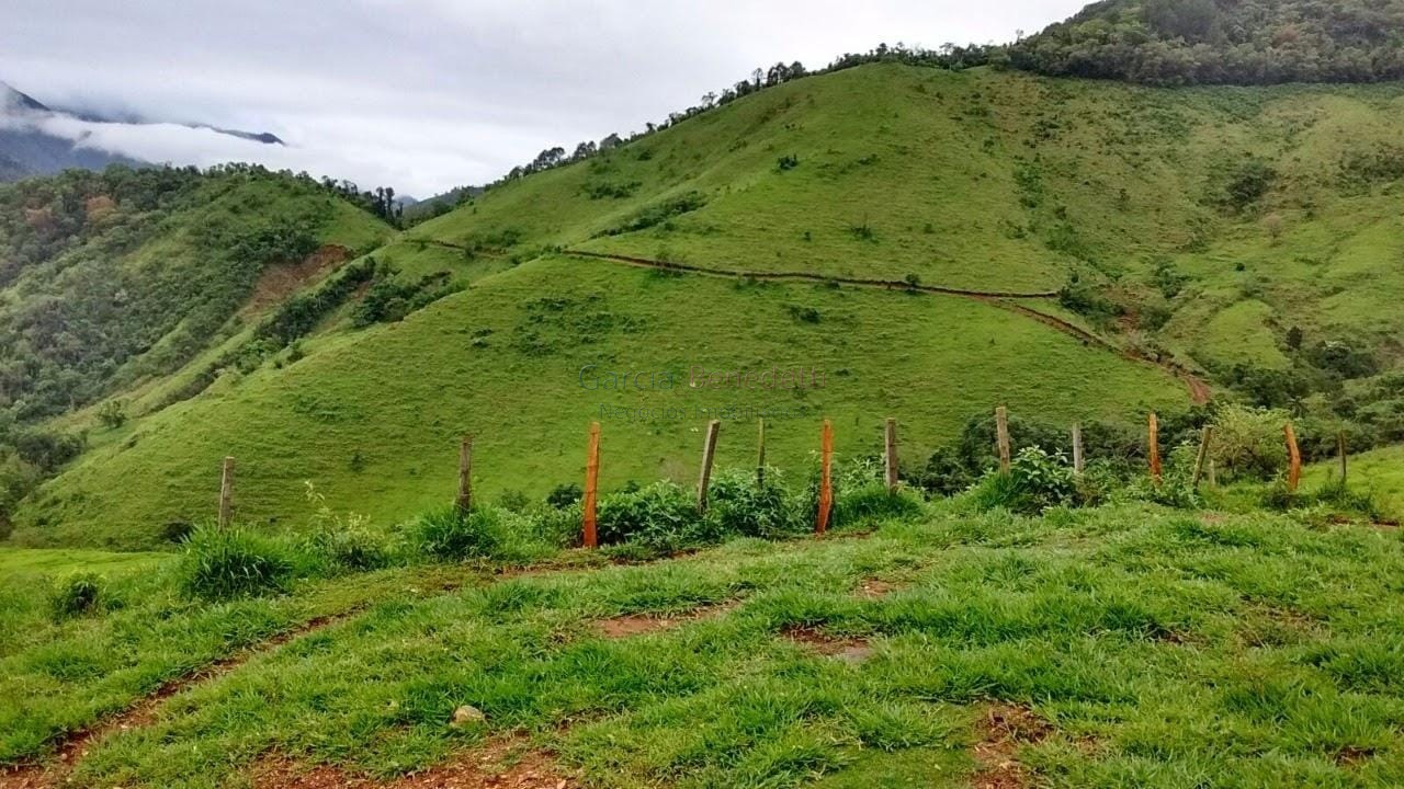 Fazenda à venda em Adrianópolis-PR: 5 quartos, 1 suíte, 2 salas, 4 banheiros, 70 vagas de garagem, 10.188.200,00 m².