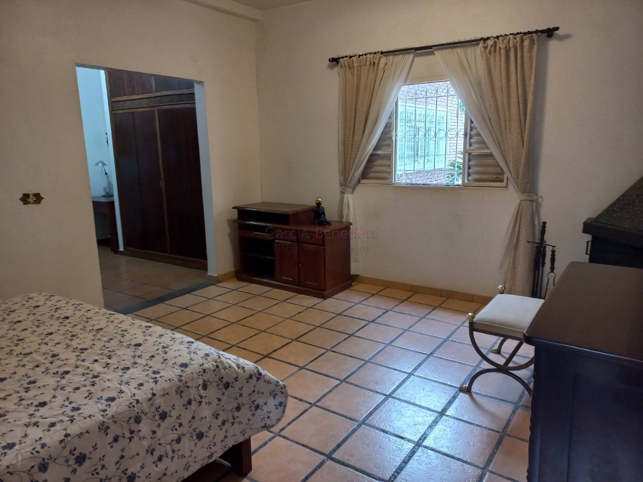 Chácara de Luxo Itatiba-SP: 4 Quartos, 4 Suítes, 2 Salas, 6 Banheiros, 20 Vagas de Garagem, 459,79m².