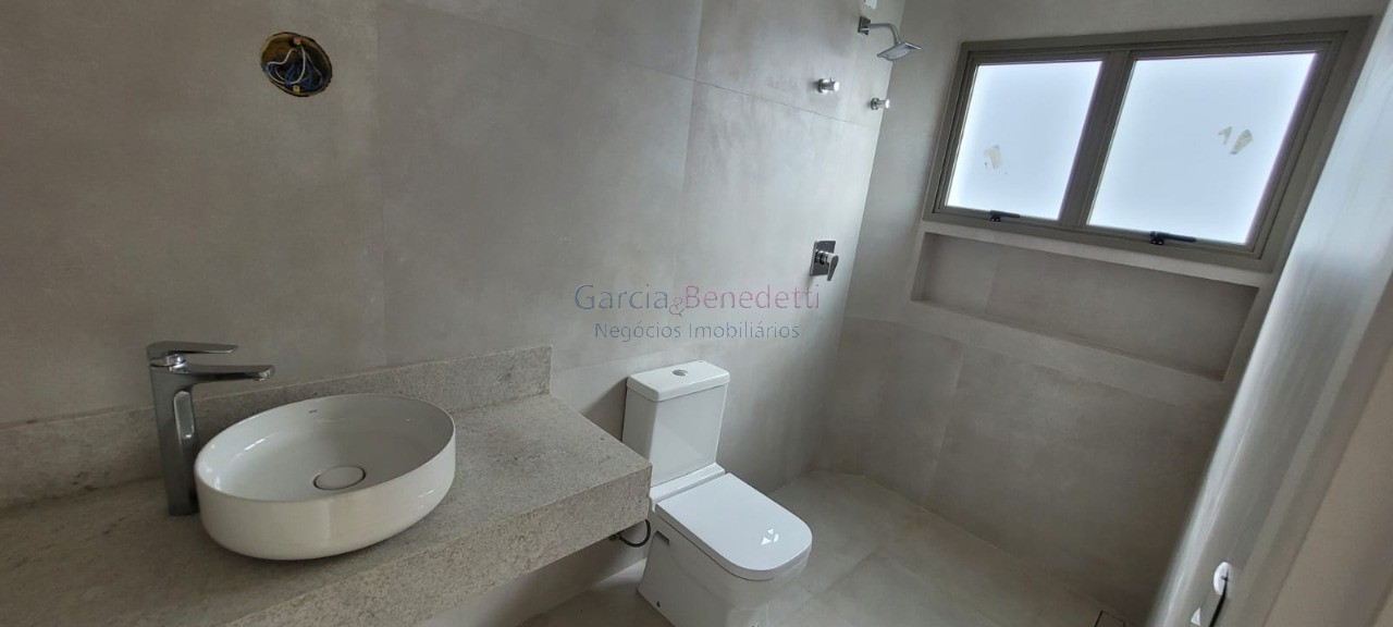 Casa de luxo em condomínio à venda em Jundiaí-SP, 2 quartos, 2 suítes, 3 salas, 3 banheiros, 5 vagas, 266,30 m².