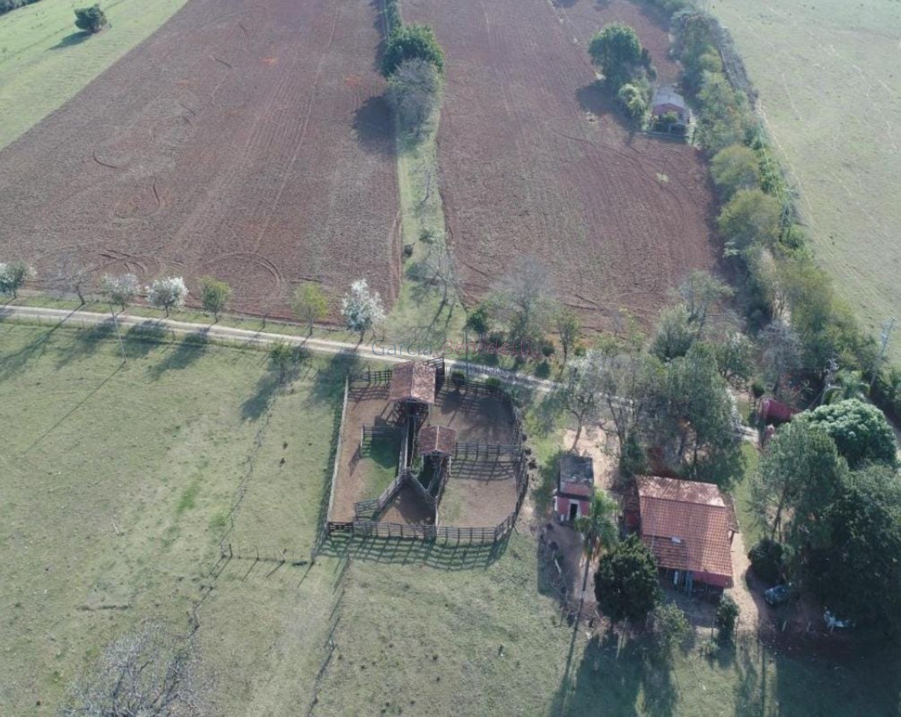 Fazenda de luxo 7 quartos, 7 suítes, 4 salas, 10 banheiros Vila Bom Jesus, Sorocaba-SP 1.621.400m² Vende-se