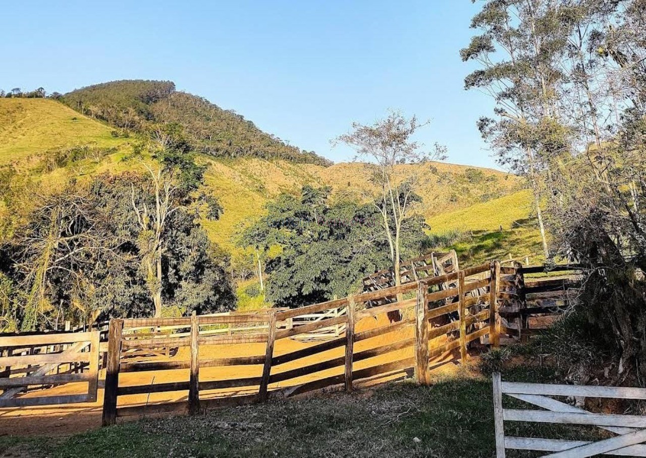 Fazenda à venda em adrianópolis-pr: 5 quartos, 1 suíte, 2 sa