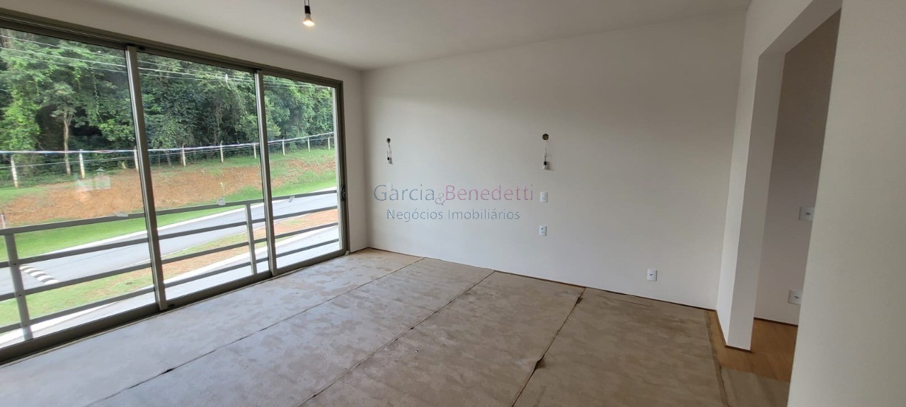 Casa de luxo em condomínio à venda em Jundiaí-SP, 2 quartos, 2 suítes, 3 salas, 3 banheiros, 5 vagas, 266,30 m².