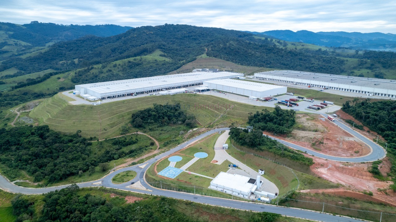 Locação de Galpão Industrial em Condomínio com 9.304,92m² em Extrema-MG, Bairro Exclusivo - Confira!