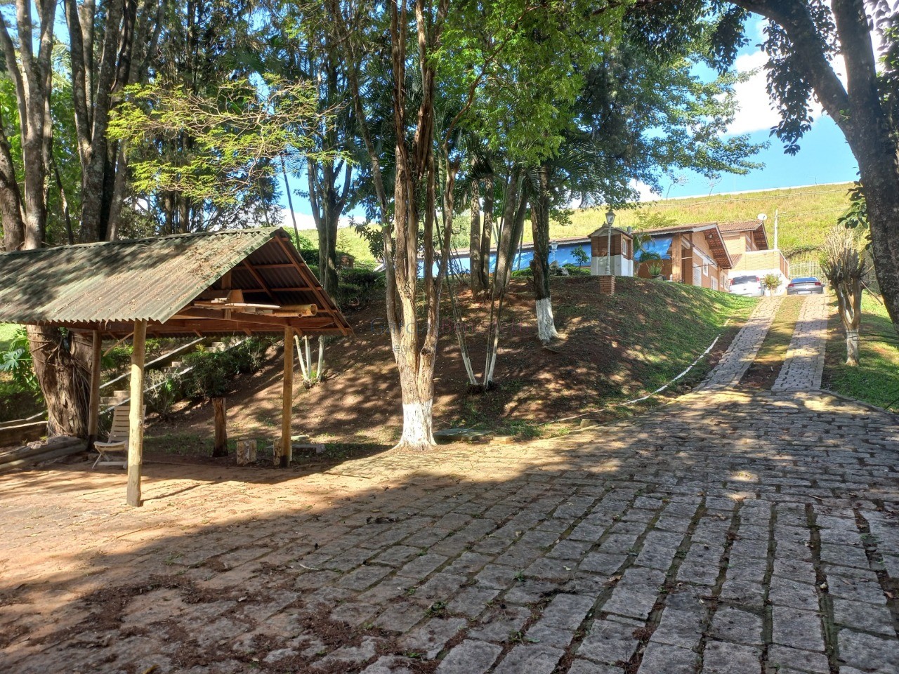 Chácara de Luxo Itatiba-SP: 4 Quartos, 4 Suítes, 2 Salas, 6 Banheiros, 20 Vagas de Garagem, 459,79m².