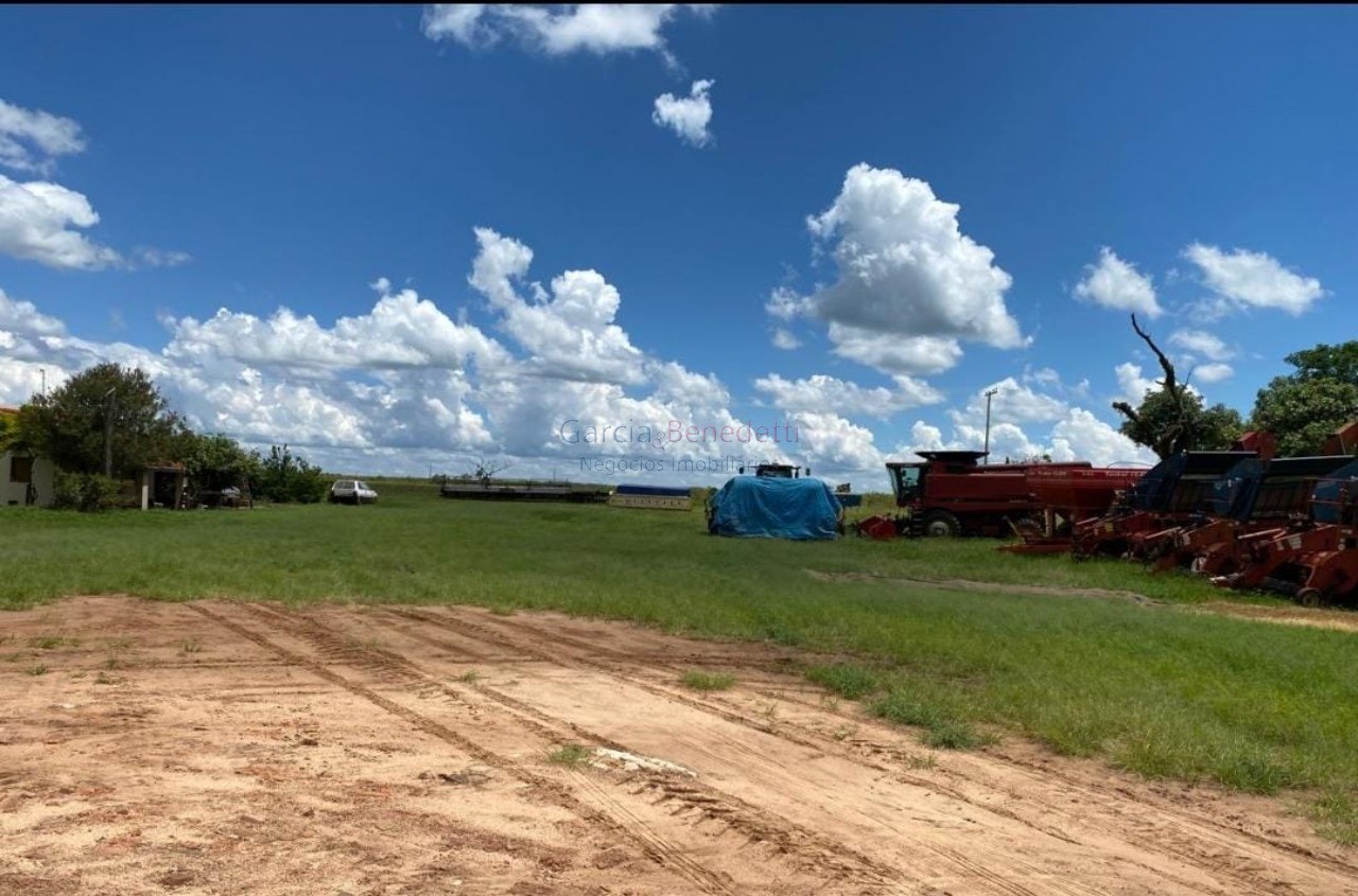 Fazenda de Luxo no Centro de Avaré-SP 5 Quartos, 4 Salas, 5 Banheiros 80 Vagas de Garagem 5.808.000 m² de Área