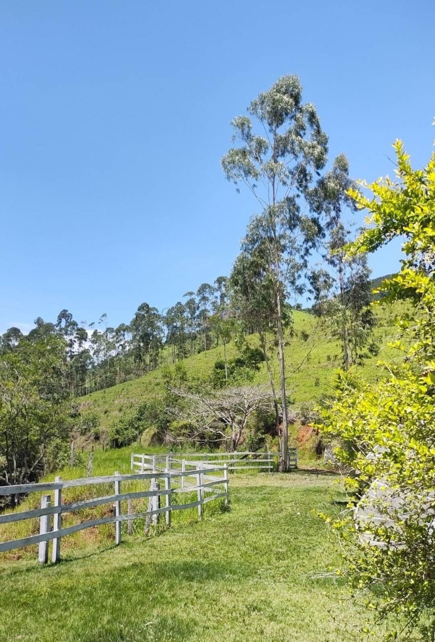 Fazenda à venda em Adrianópolis-PR: 5 quartos, 1 suíte, 2 salas, 4 banheiros, 70 vagas de garagem, 10.188.200,00 m².
