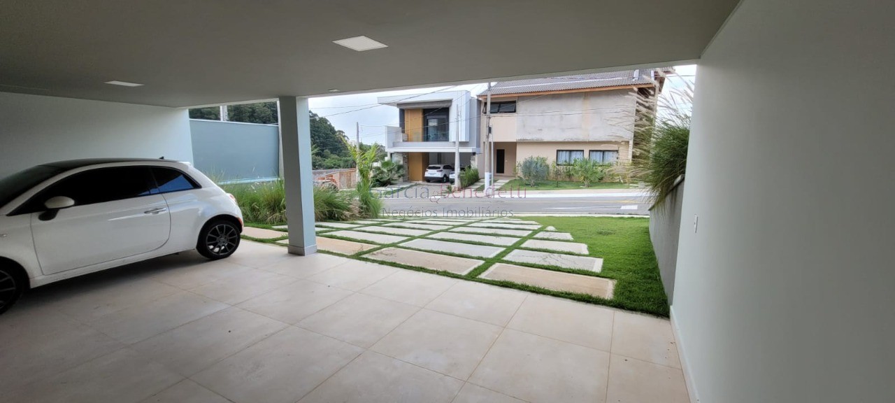 Casa de luxo em condomínio à venda em Jundiaí-SP, 2 quartos, 2 suítes, 3 salas, 3 banheiros, 5 vagas, 266,30 m².
