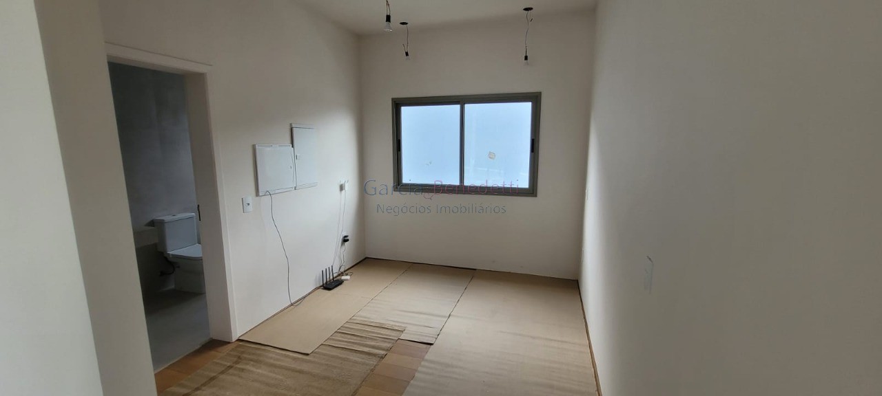 Casa de luxo em condomínio à venda em Jundiaí-SP, 2 quartos, 2 suítes, 3 salas, 3 banheiros, 5 vagas, 266,30 m².