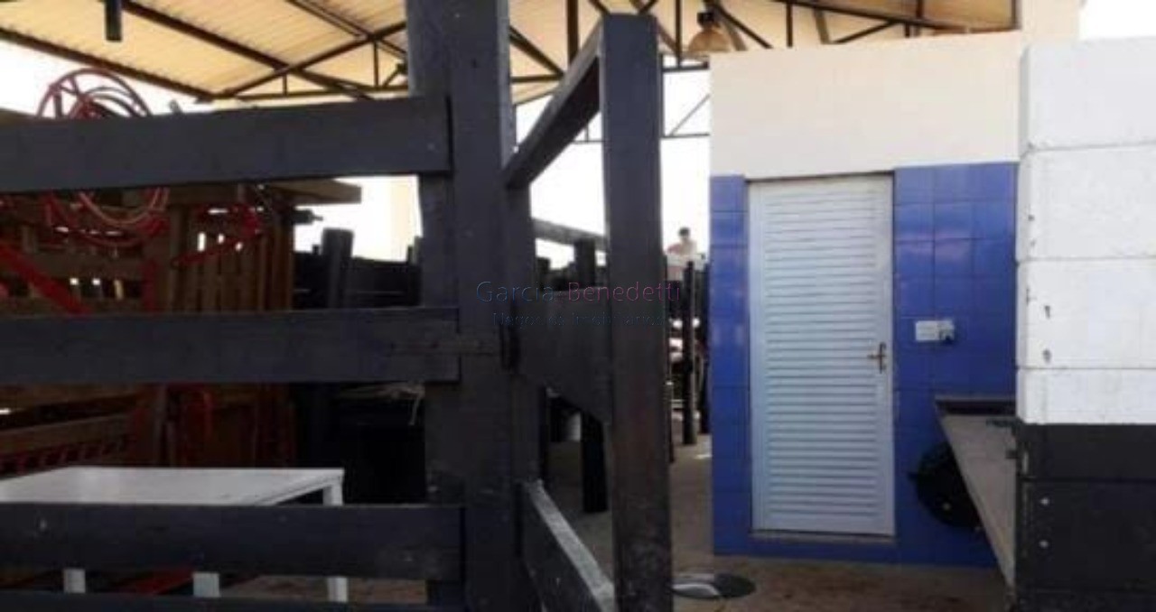 Fazenda à venda em São José dos Campos-SP, Jardim Bela Vista: 2 quartos, 2 salas, 2 banheiros, 60 vagas de garagem!