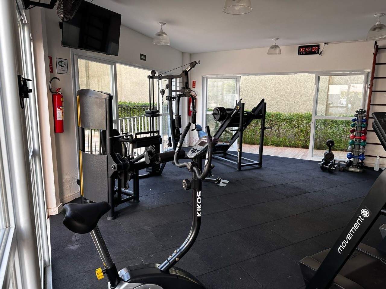 Apartamento à venda de PORTEIRA FECHADA em Jundiaí-SP, Condomínio Myriad Parque Residencial Clube: 2 quartos, 1 suíte, 2 salas, 2 banheiros, 2 vagas.