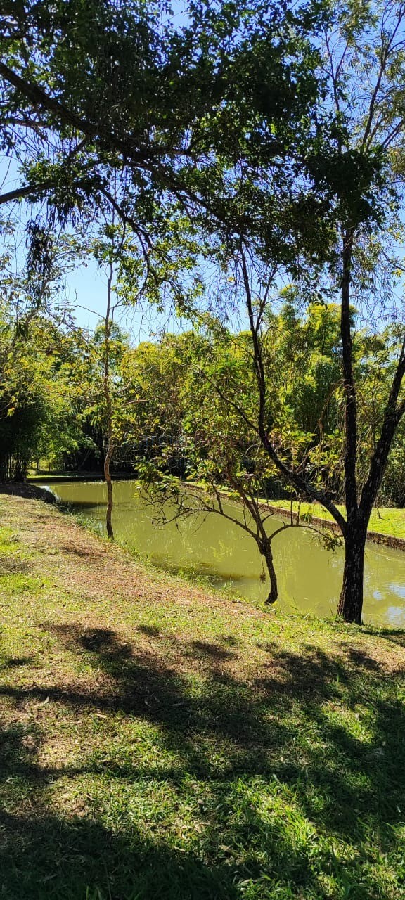 Chácara na região de Itapetininga-SP: 14 quartos, 9 salas, 9 banheiros e 2.000m² de área. Venha conferir!
