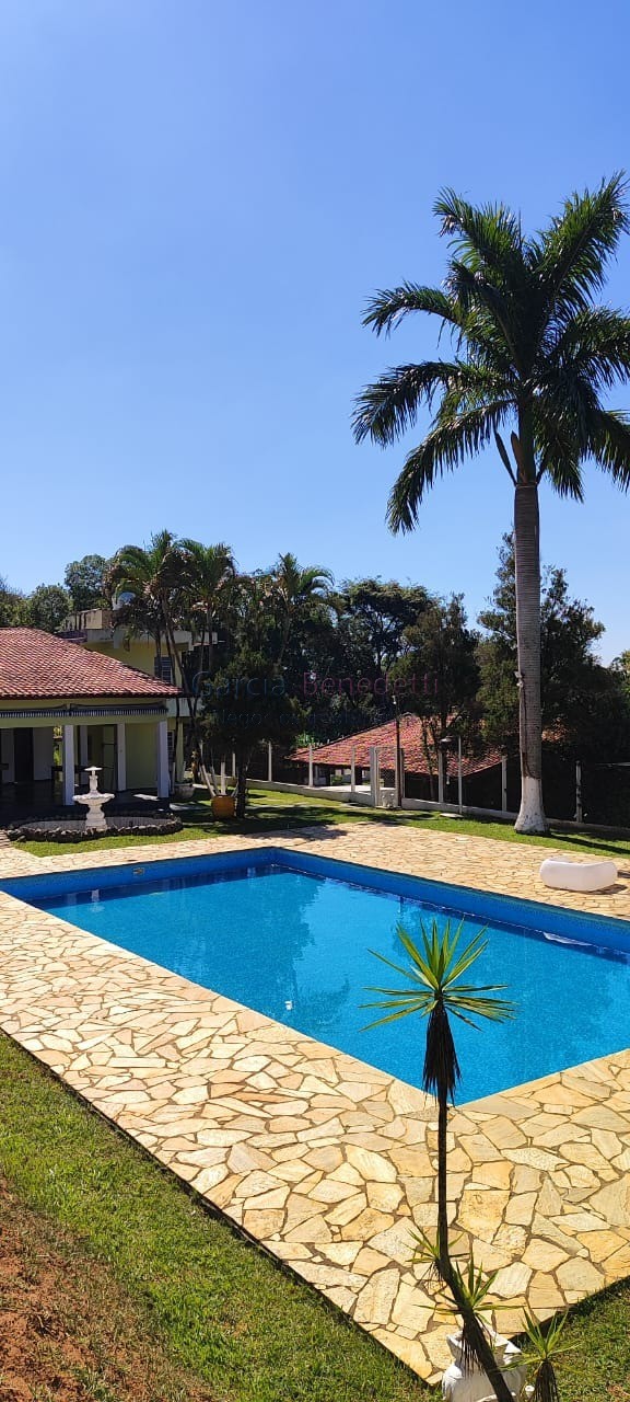 Chácara na região de Itapetininga-SP: 14 quartos, 9 salas, 9 banheiros e 2.000m² de área. Venha conferir!