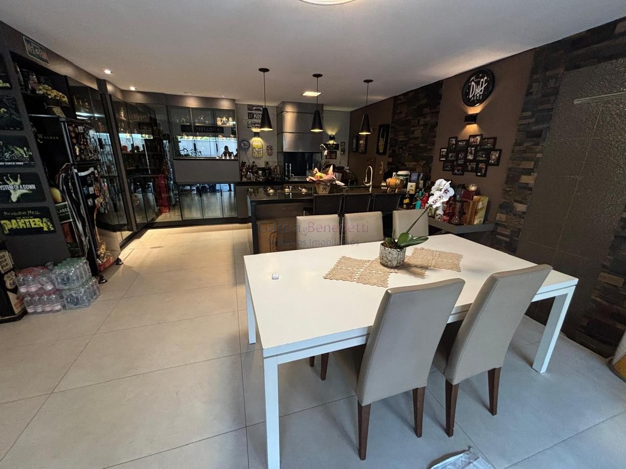 Imperdível oportunidade: Casa em condomínio com 3 suítes e 5 vagas de garagem em Jundiaí-SP, Jardim Ermida I.