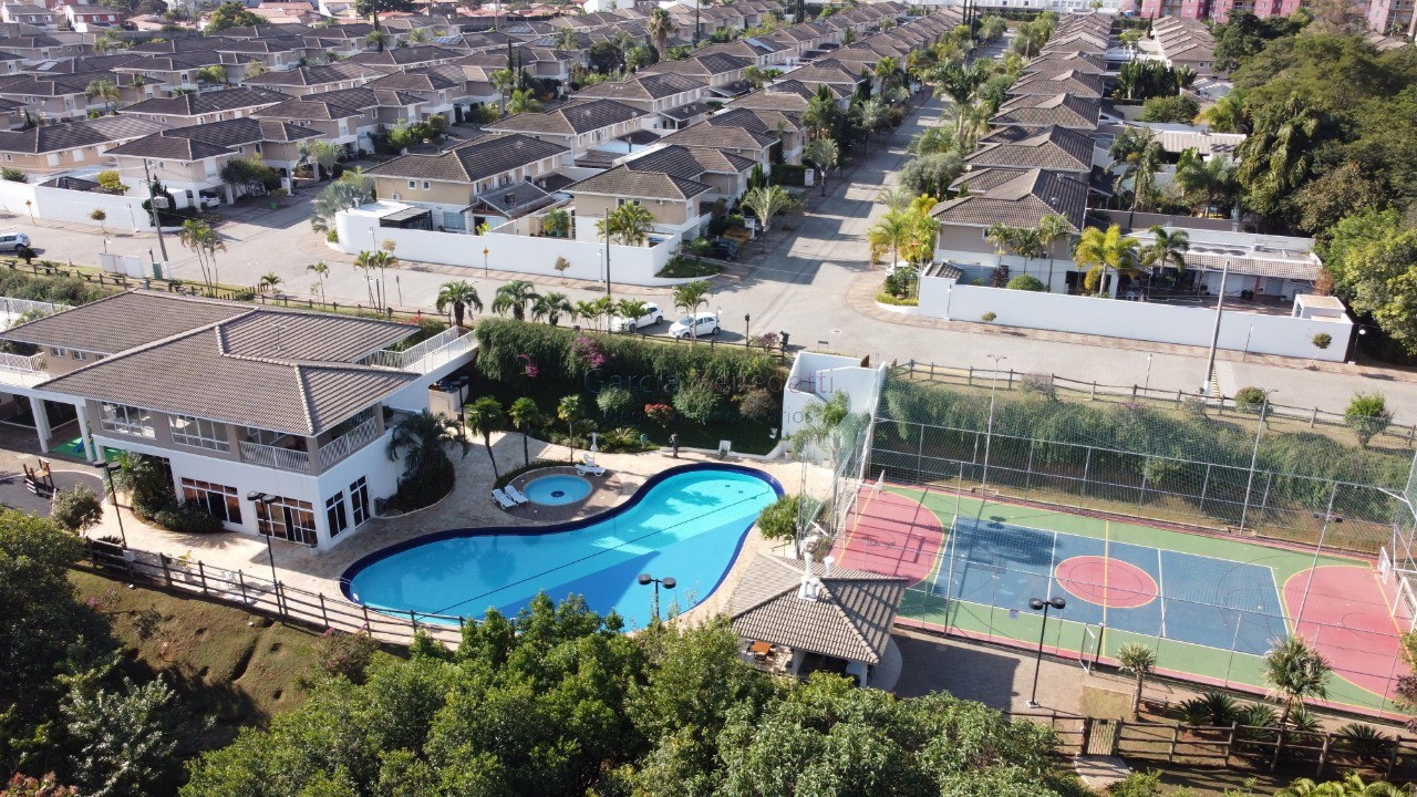Casa de luxo em condomínio: 5 quartos, 4 suítes, 2 salas, 5 banheiros, 3 vagas em Jundiaí-SP, Jardim Ermida I - 184m²