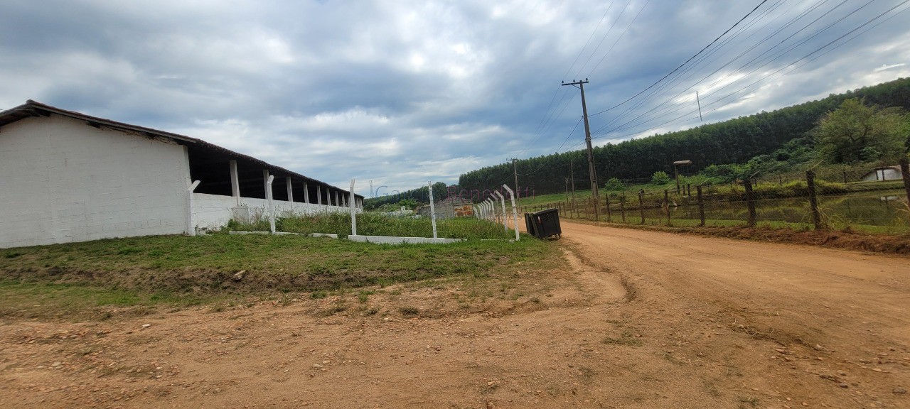 Chácara à venda em Itu-SP, Jardim Paraíso II: 6 quartos, 5 salas, 4 banheiros, 40 vagas, 3.300m² de área.