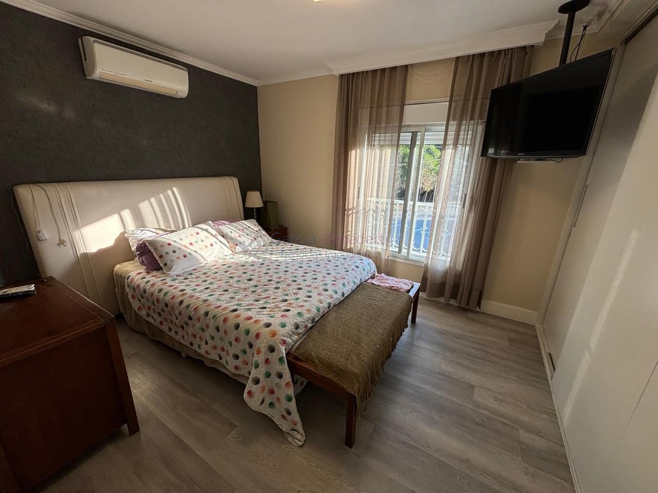 Imperdível oportunidade: Casa em condomínio com 3 suítes e 5 vagas de garagem em Jundiaí-SP, Jardim Ermida I.