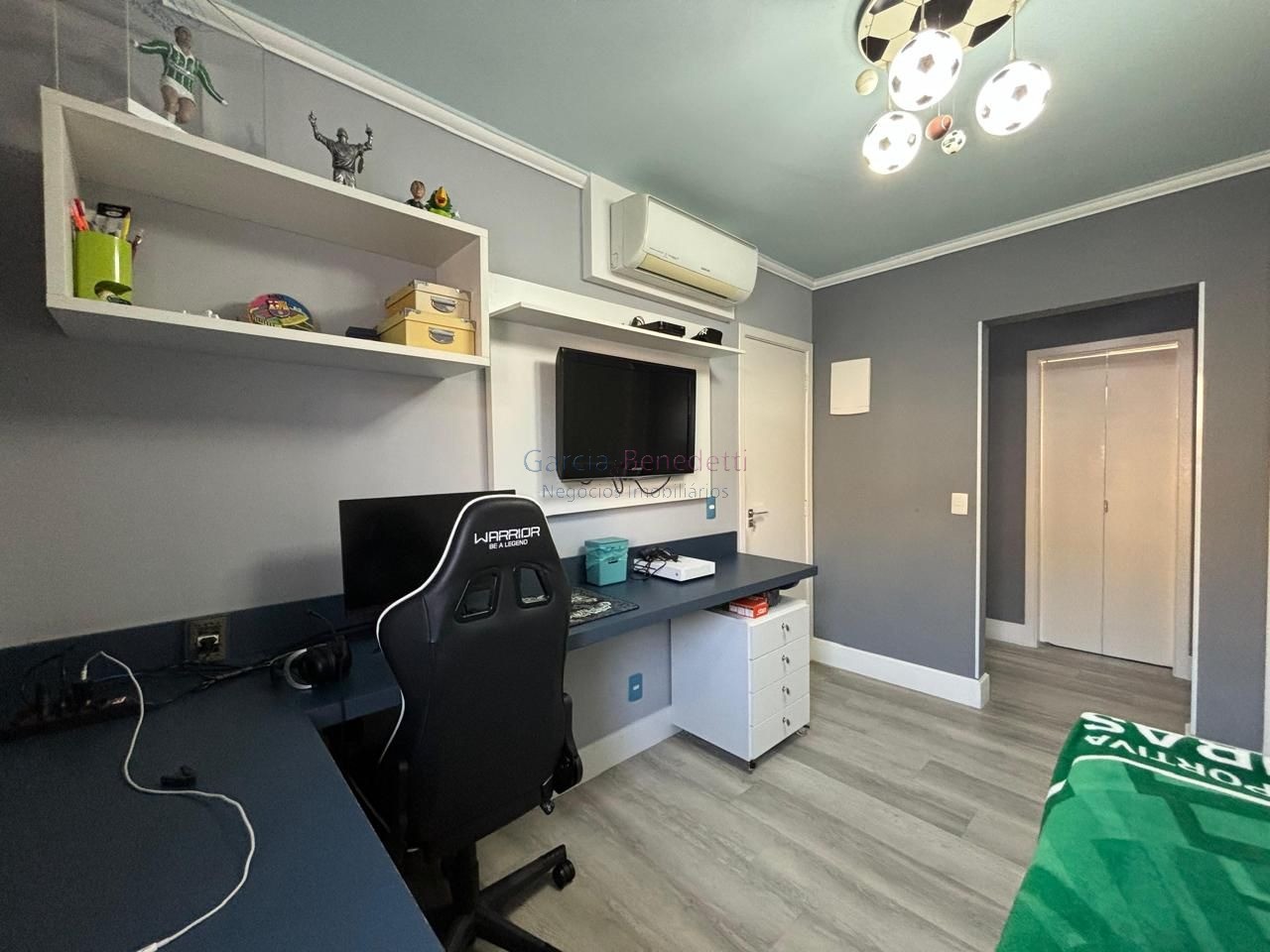 Imperdível oportunidade: Casa em condomínio com 3 suítes e 5 vagas de garagem em Jundiaí-SP, Jardim Ermida I.