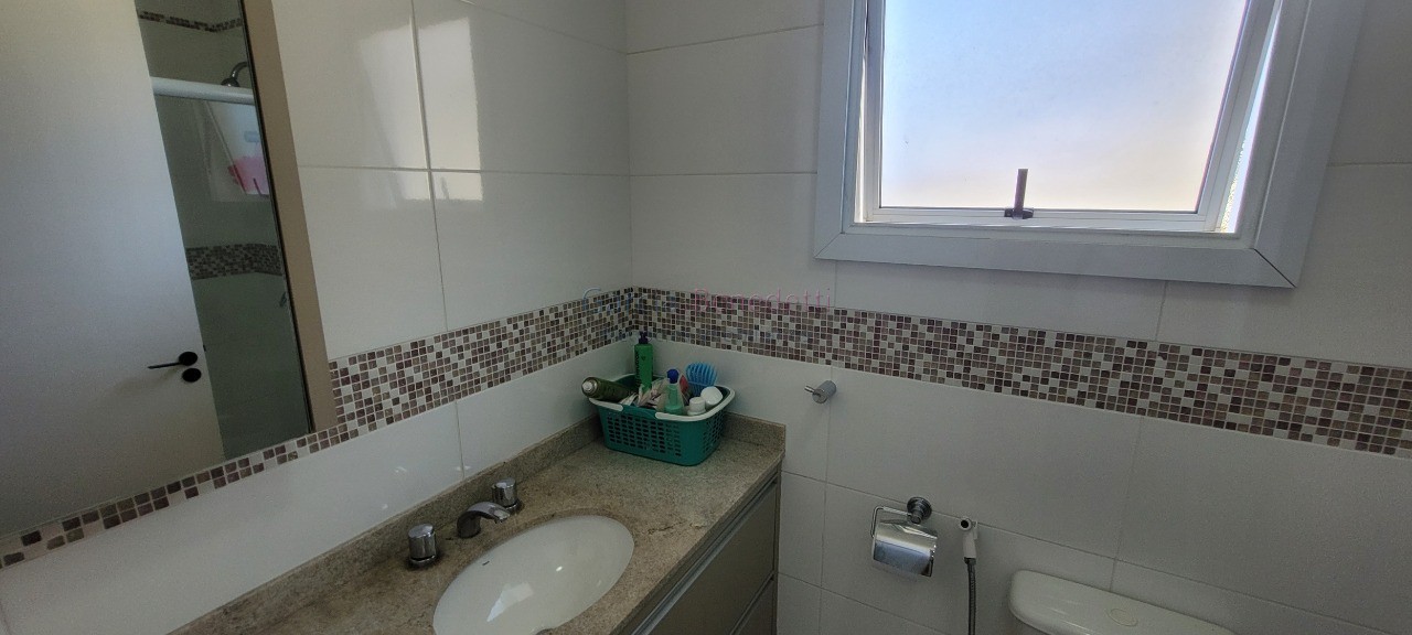 Casa de luxo em condomínio: 5 quartos, 4 suítes, 2 salas, 5 banheiros, 3 vagas em Jundiaí-SP, Jardim Ermida I - 184m²