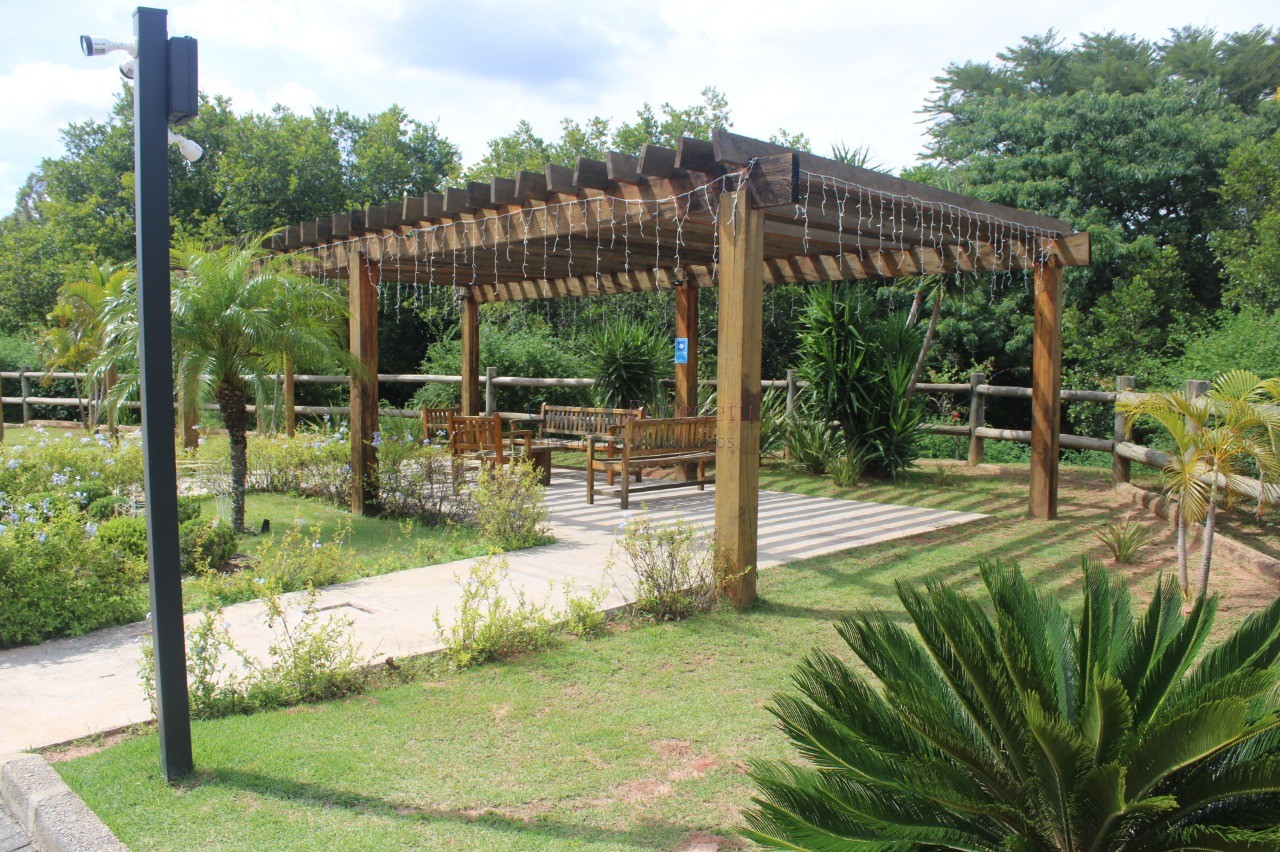 Casa de luxo em condomínio: 5 quartos, 4 suítes, 2 salas, 5 banheiros, 3 vagas em Jundiaí-SP, Jardim Ermida I - 184m²