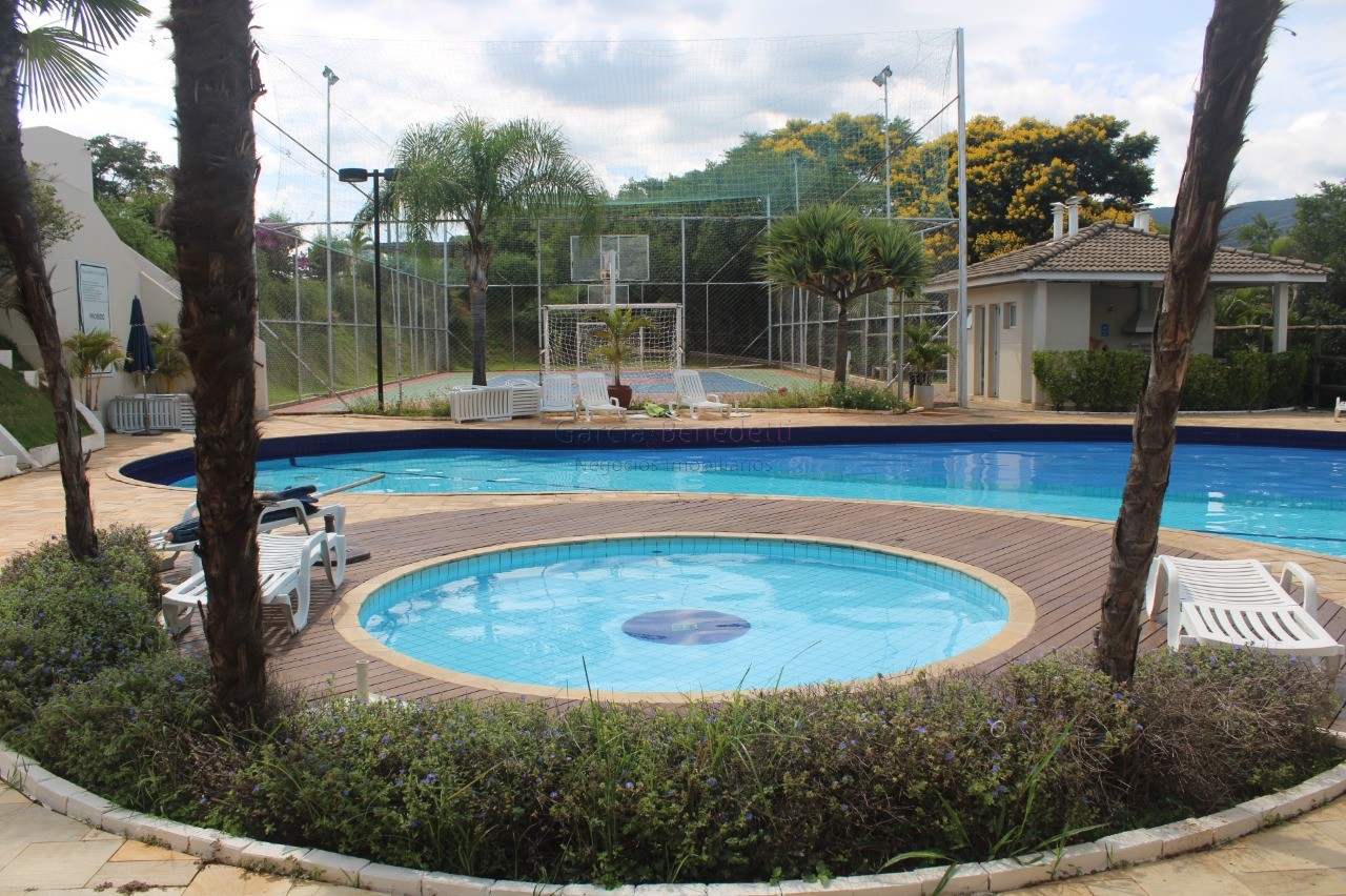 Imperdível oportunidade: Casa em condomínio com 3 suítes e 5 vagas de garagem em Jundiaí-SP, Jardim Ermida I.