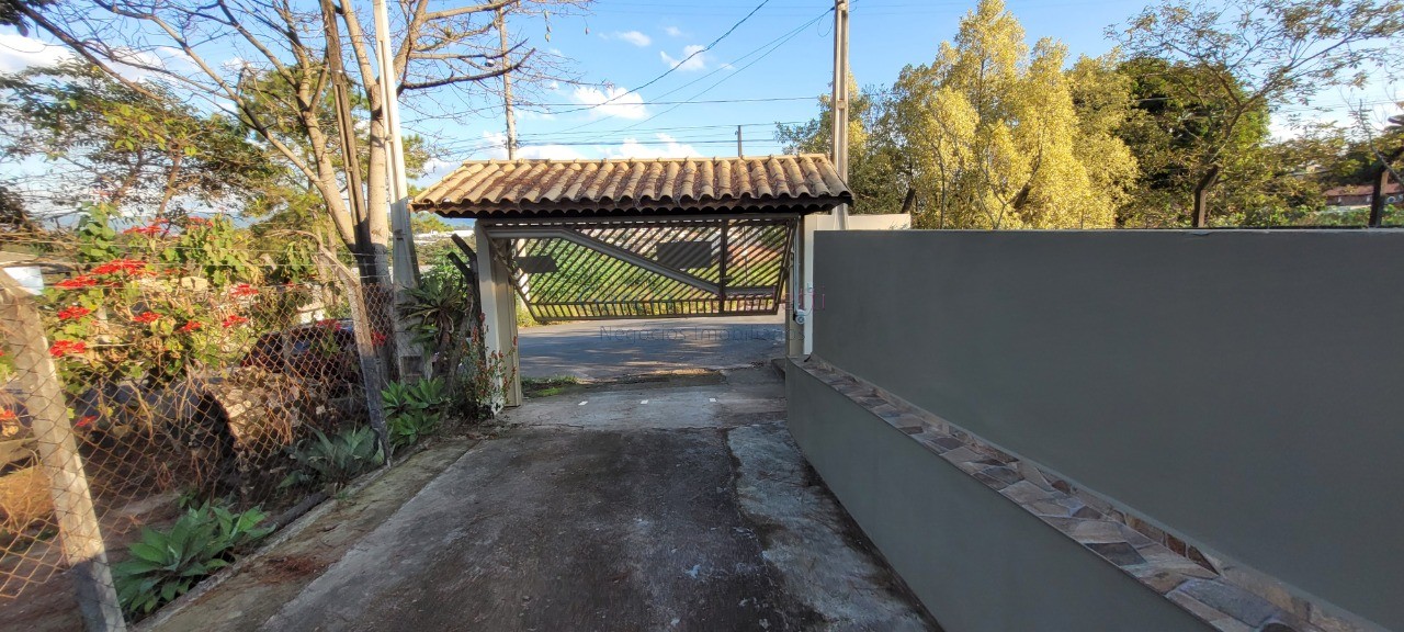 Chácara à venda em Itupeva-SP, bairro Minas de Inhandjara: 2 quartos, 2 salas, 2 banheiros, 7 vagas, 247,64m². Confira!
