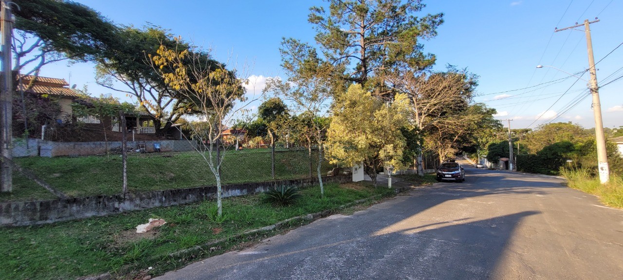 Chácara à venda em Itupeva-SP, bairro Minas de Inhandjara: 2 quartos, 2 salas, 2 banheiros, 7 vagas, 247,64m². Confira!