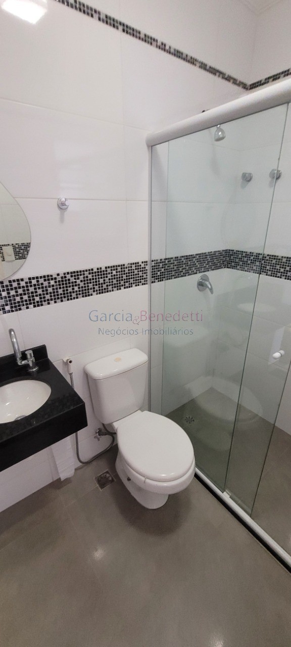 Casa de luxo em condomínio: 5 quartos, 4 suítes, 2 salas, 5 