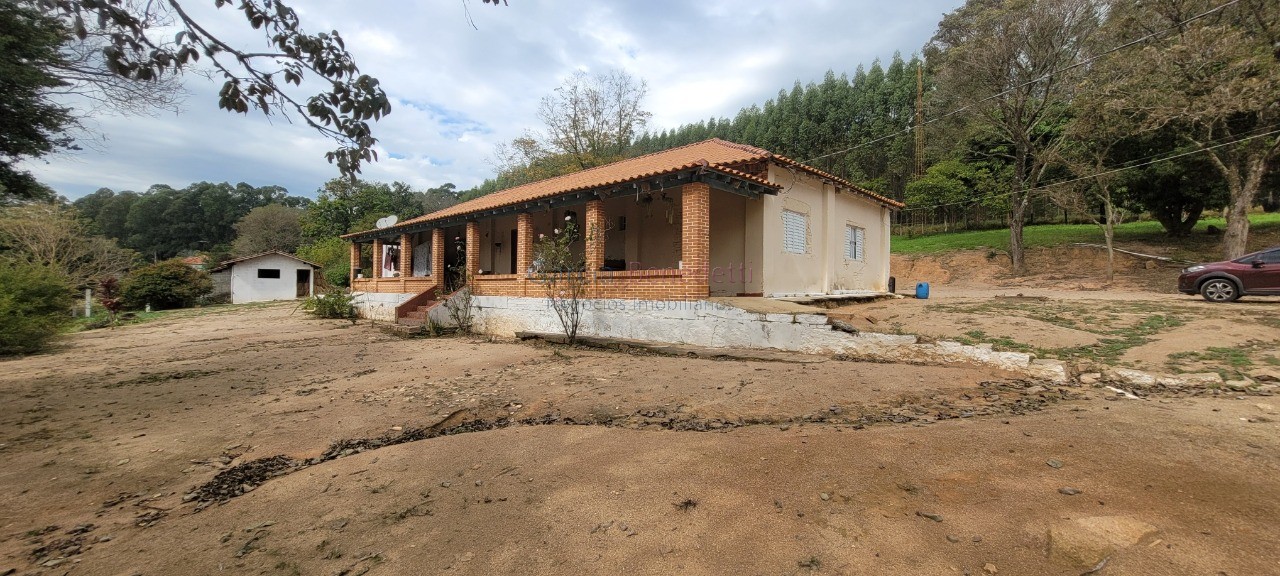 Chácara à venda em Itu-SP, Jardim Paraíso II: 6 quartos, 5 salas, 4 banheiros, 40 vagas, 3.300m² de área.