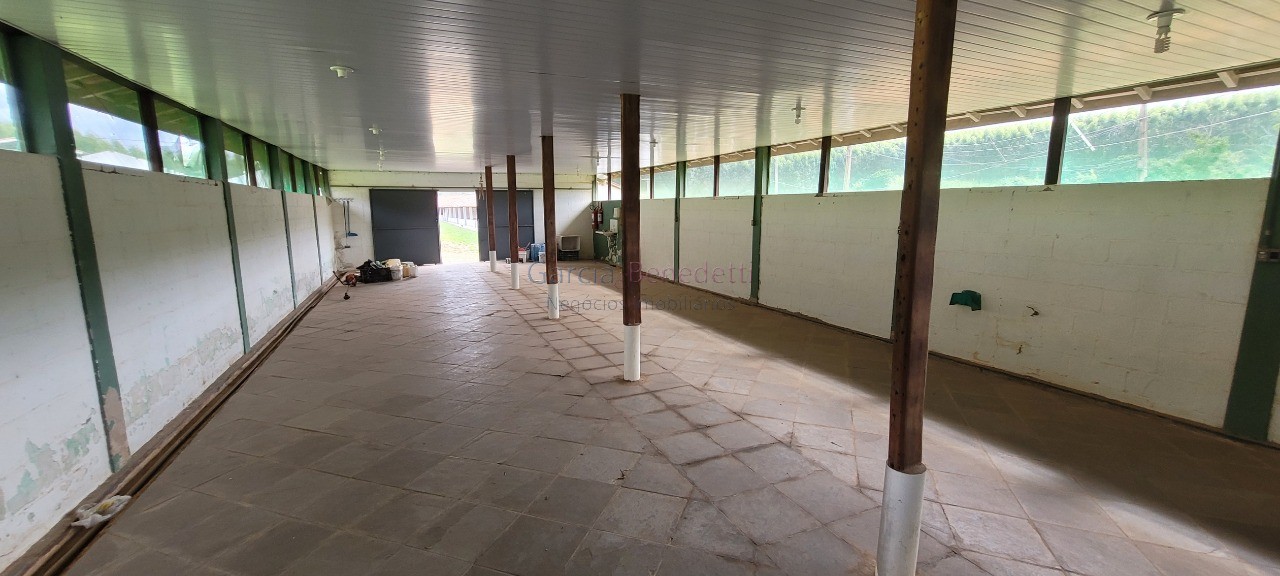 Chácara à venda em Itu-SP, Jardim Paraíso II: 6 quartos, 5 salas, 4 banheiros, 40 vagas, 3.300m² de área.