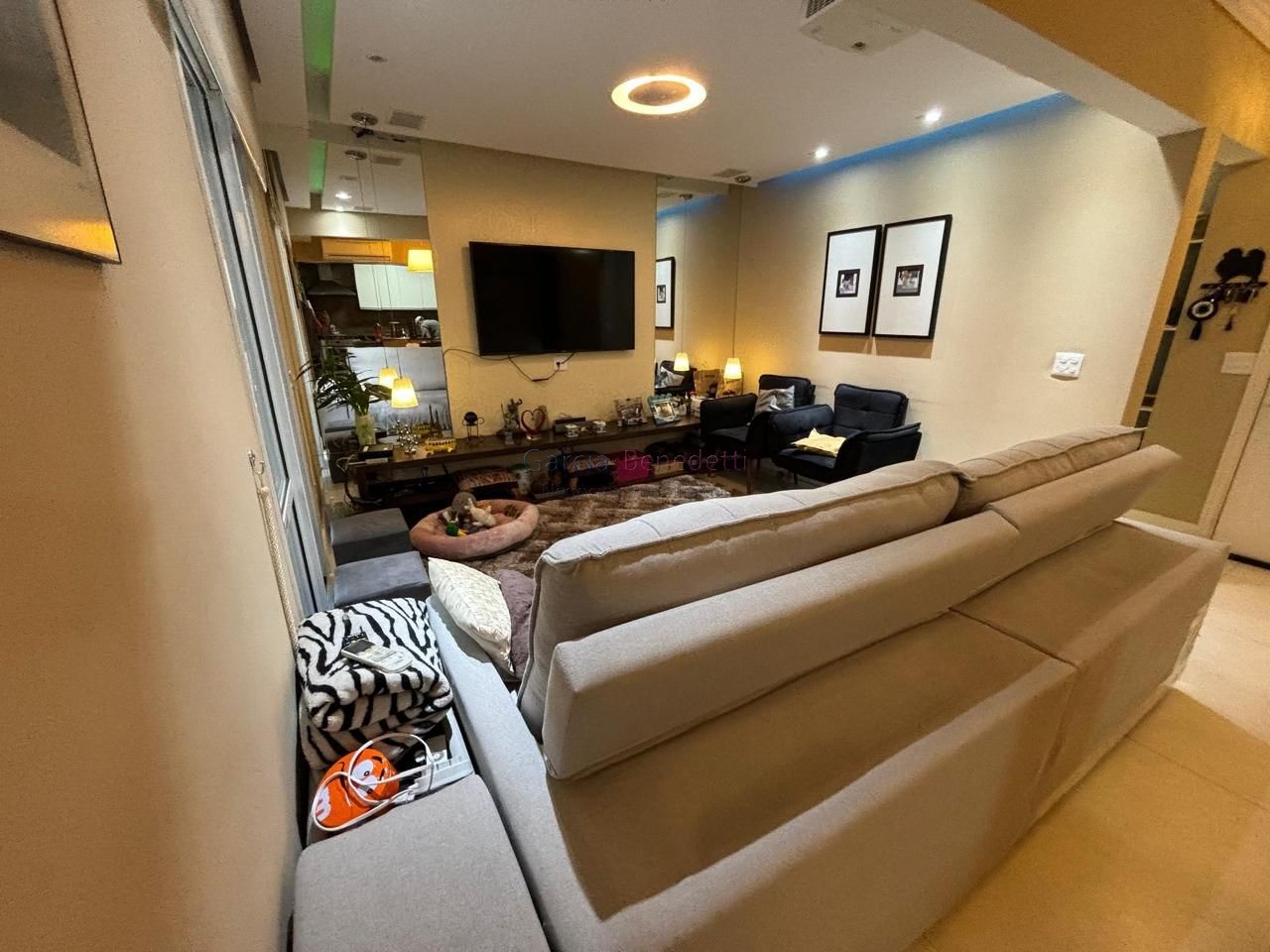 Imperdível oportunidade: Casa em condomínio com 3 suítes e 5 vagas de garagem em Jundiaí-SP, Jardim Ermida I.