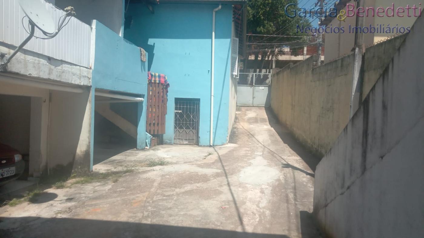 Ótimo imóvel para investimento, com terreno grande a venda e
