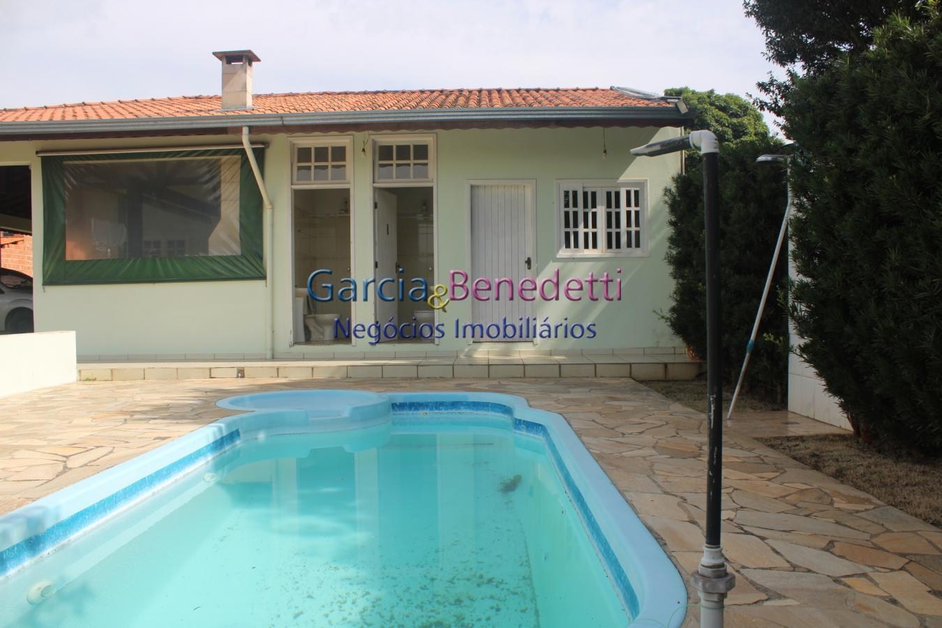 Chácara à venda em Jundiaí-SP, bairro Santa Clara: 4 quartos, 2 suítes, 2 salas, 5 banheiros, 11 vagas, 500m² de área.