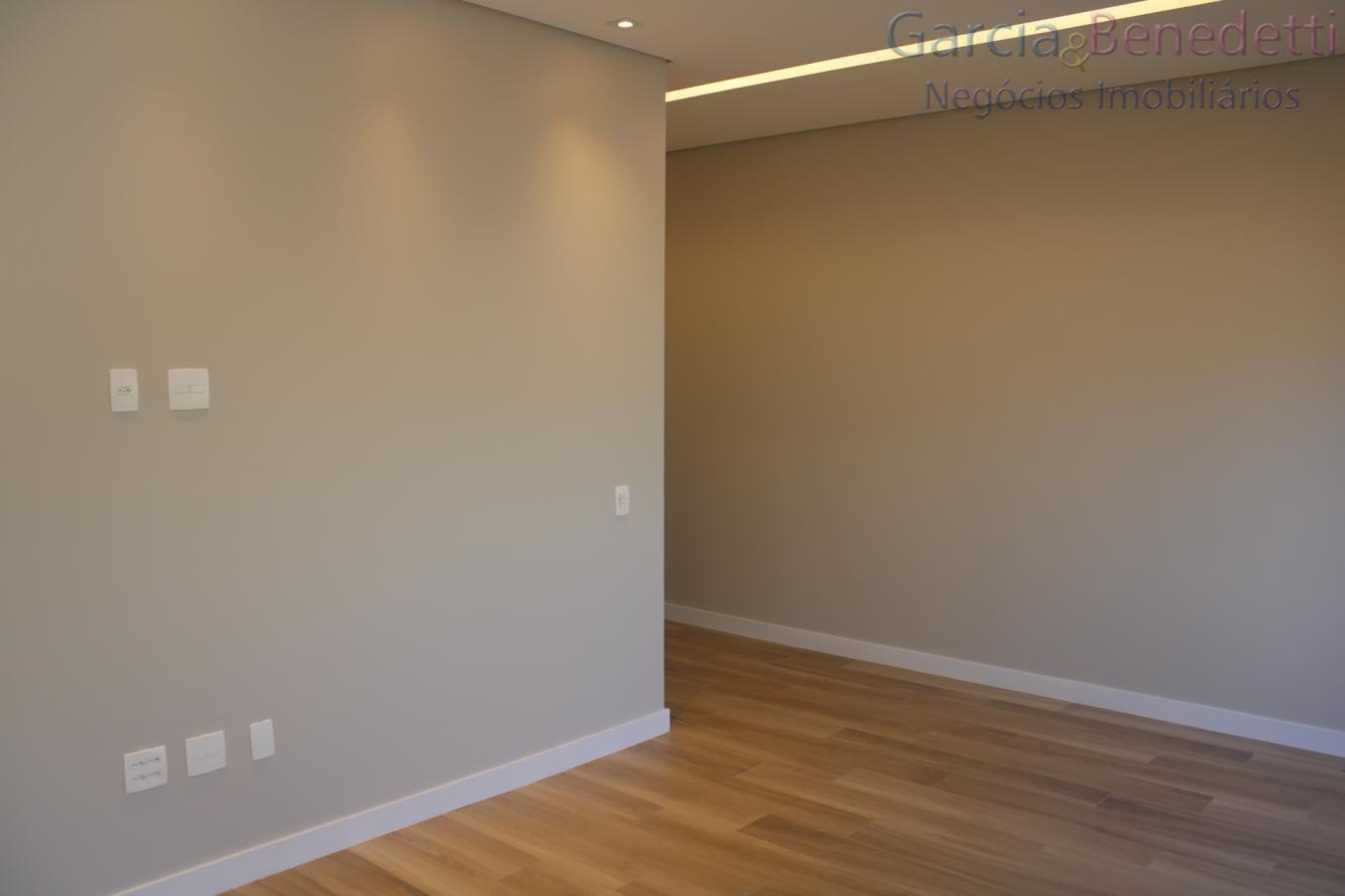Impecável casa de luxo em condomínio em Jundiaí-SP, bairro Medeiros: 4 quartos, 4 suítes, 3 salas, 5 banheiros, 4 vagas, 325m²!