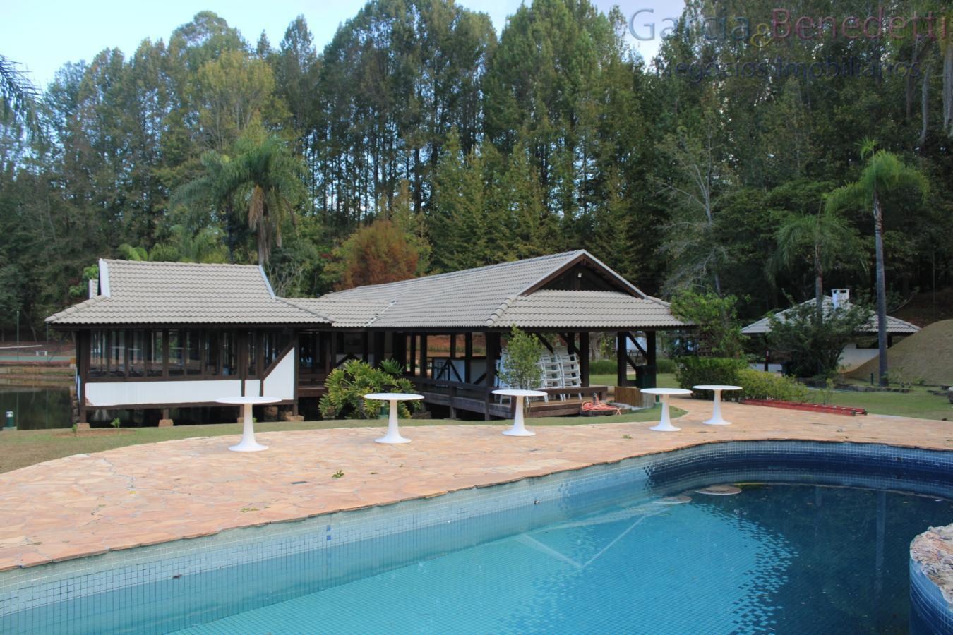Linda Casa em Condomínio de Alto Padrão a Venda em Jundiaí bairro Ivoturucaia Residencial Parque dos Manacás