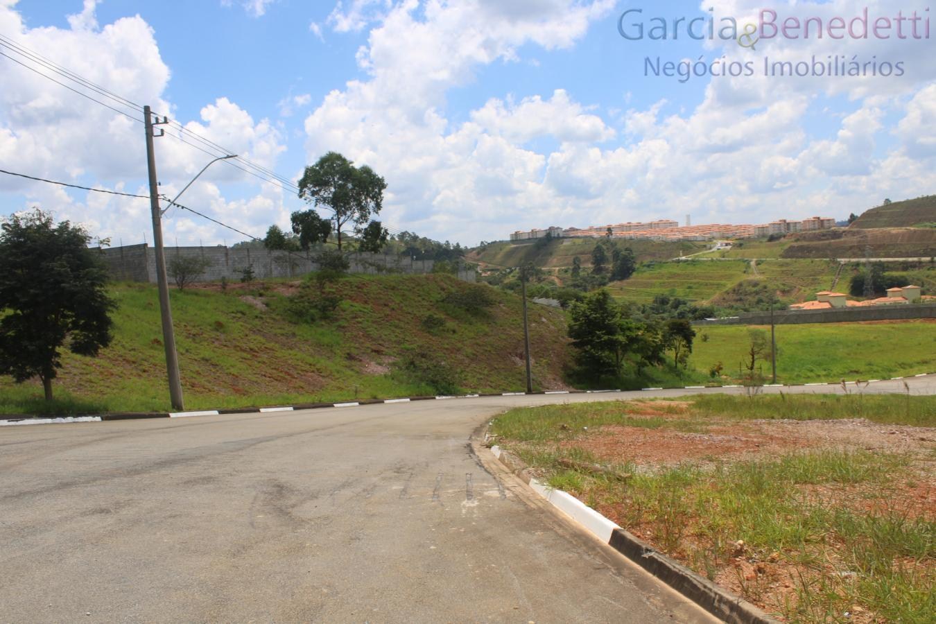 Terreno de 1.131,92m² em condomínio de luxo em santana de pa