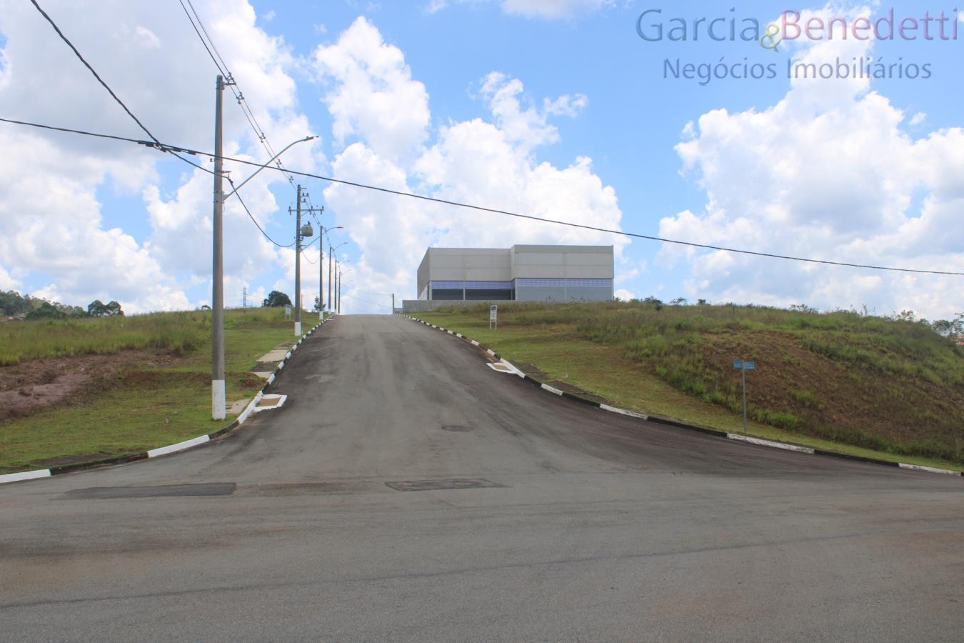 Terreno de 1.131,92m² em condomínio de luxo em santana de pa
